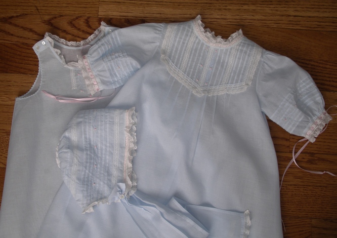 baby day gowns
